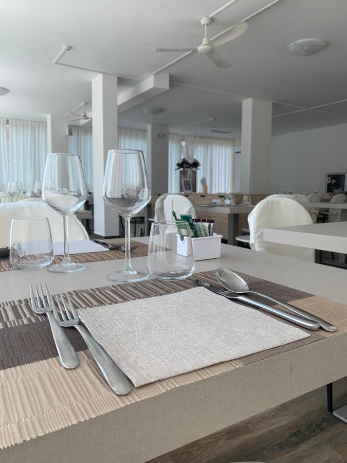 Hotel Carmen Riccione Kültér fotó