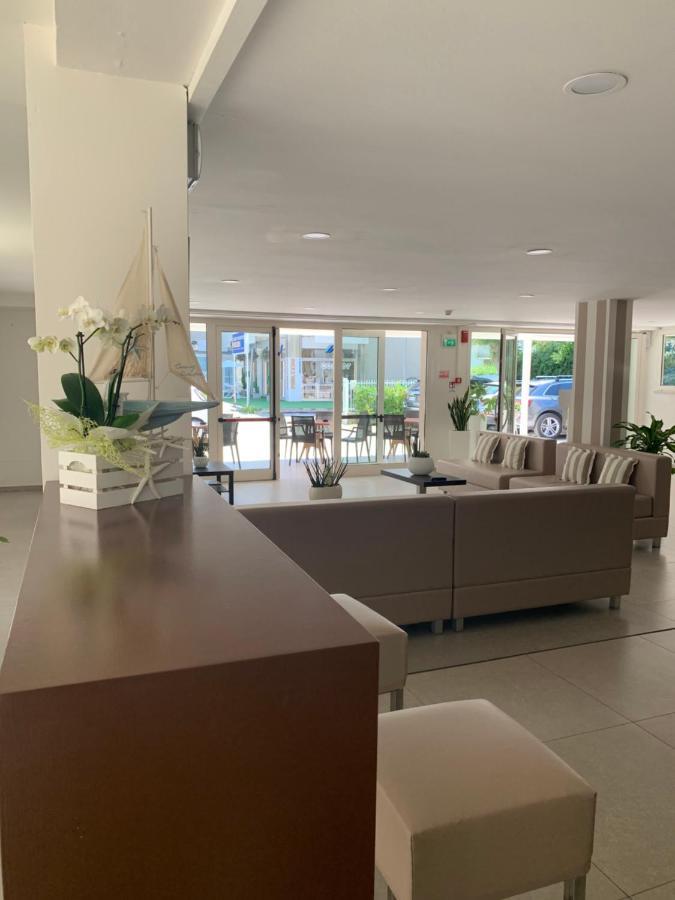 Hotel Carmen Riccione Kültér fotó