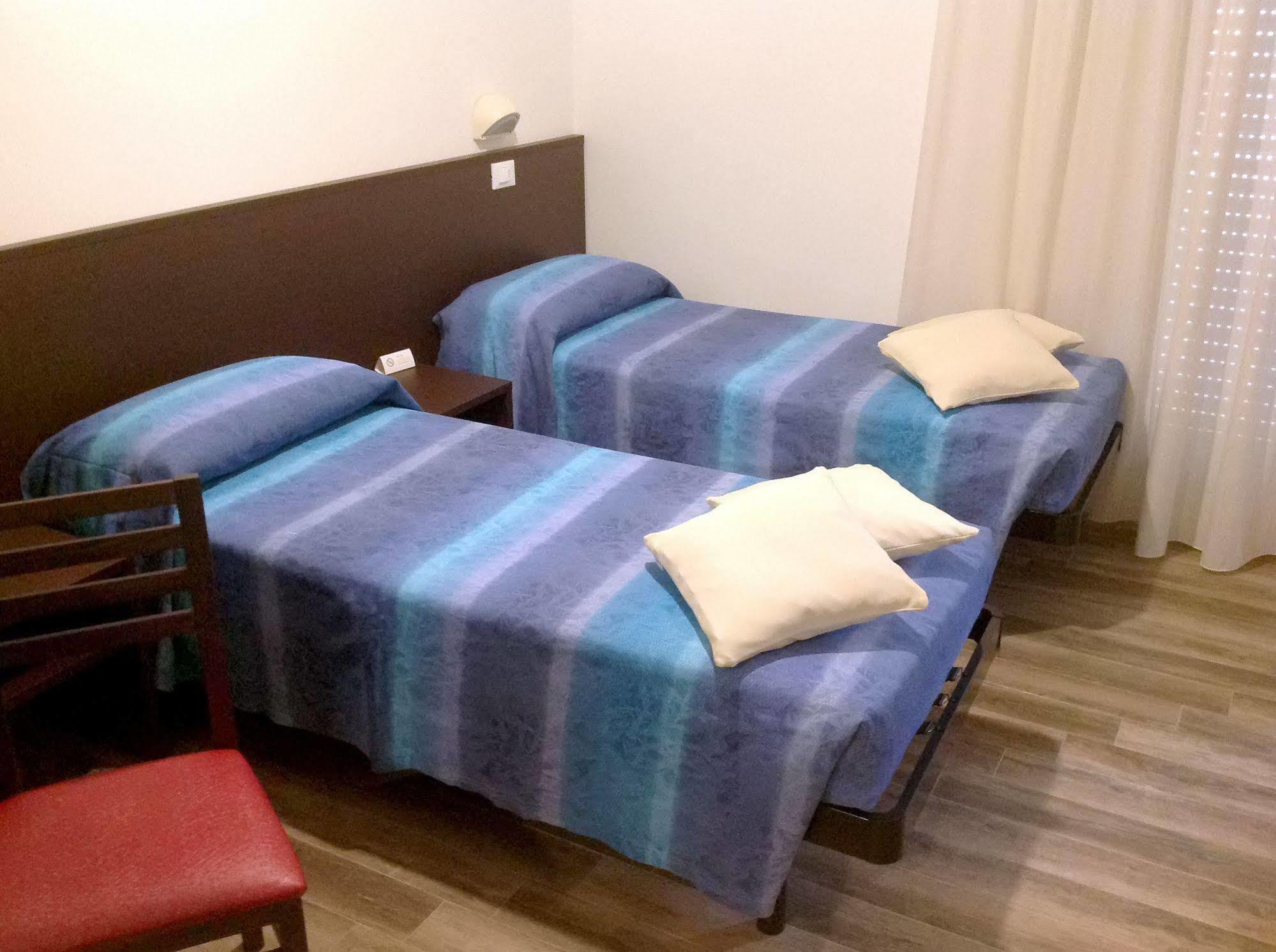 Hotel Carmen Riccione Kültér fotó